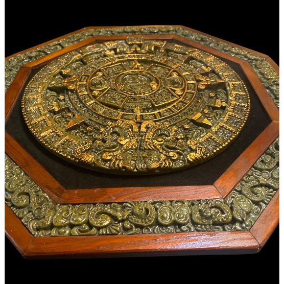 Vtg 18" Aztec Mayan Calendar Wall Art Green Malachite Stone Wood Frame Velvet Ac - Picture 3 of 8